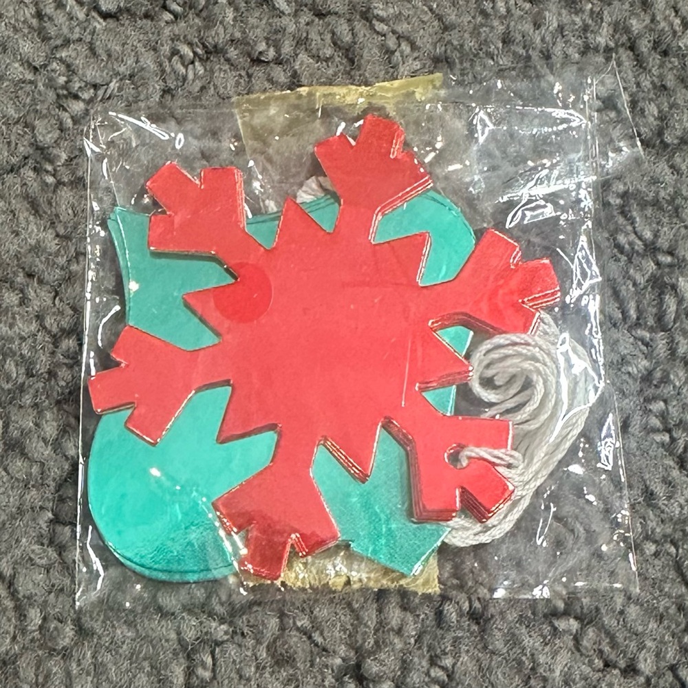 Lot of 8 Metallic Christmas Snowflake & Ornament Gift Tags